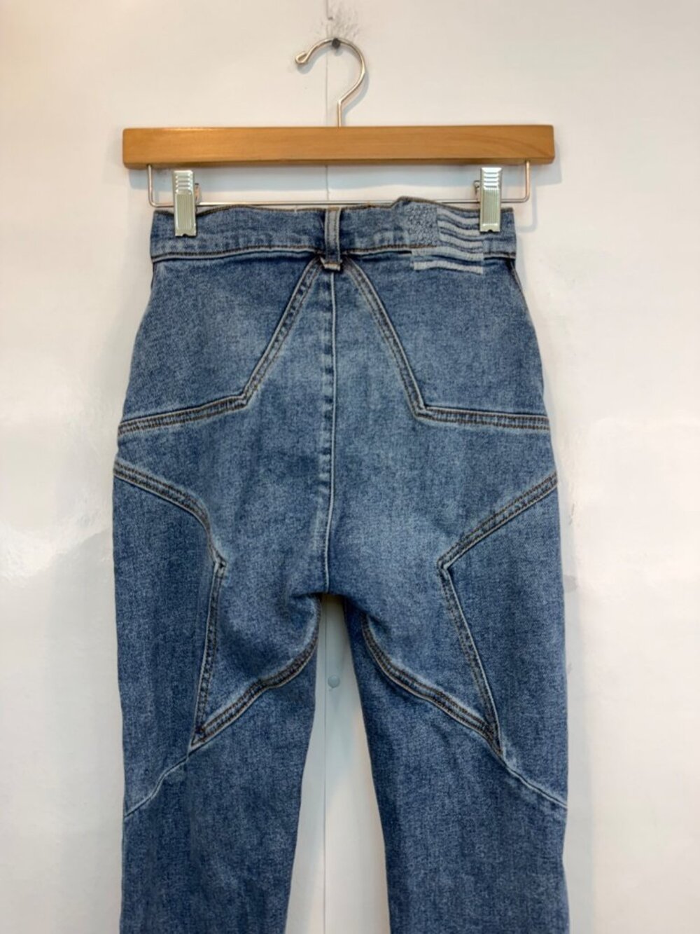 Device Women's Venus Flare Jeans Star Dark Wash Size 25 Front Pleat High Rise - Picture 5 of 9